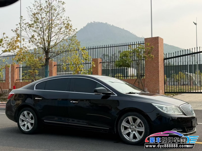 12年别克君越轿车抵押车出售