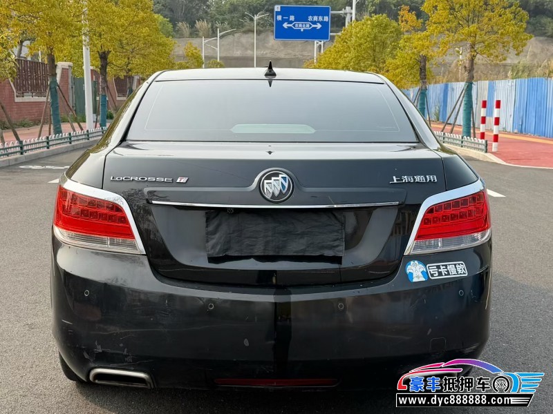 12年别克君越轿车抵押车出售