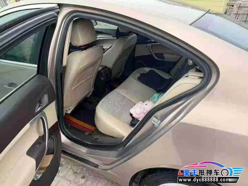 15年别克君威轿车抵押车出售