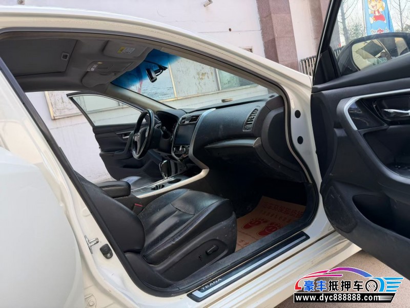 18年日产天籁轿车抵押车出售