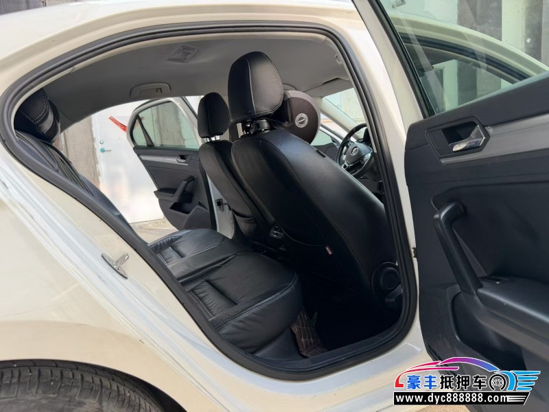 17年大众凌渡轿车抵押车出售