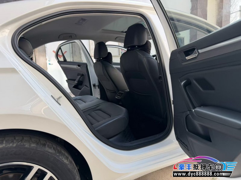 22年大众凌渡轿车抵押车出售