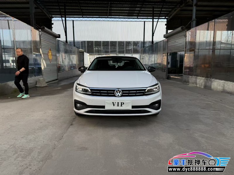 抵押车出售22年大众凌渡轿车