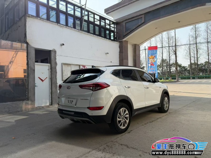 16年现代途胜轿车抵押车出售