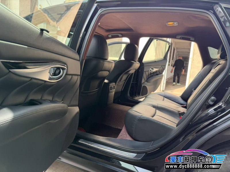 17年英菲尼迪Q70轿车抵押车出售