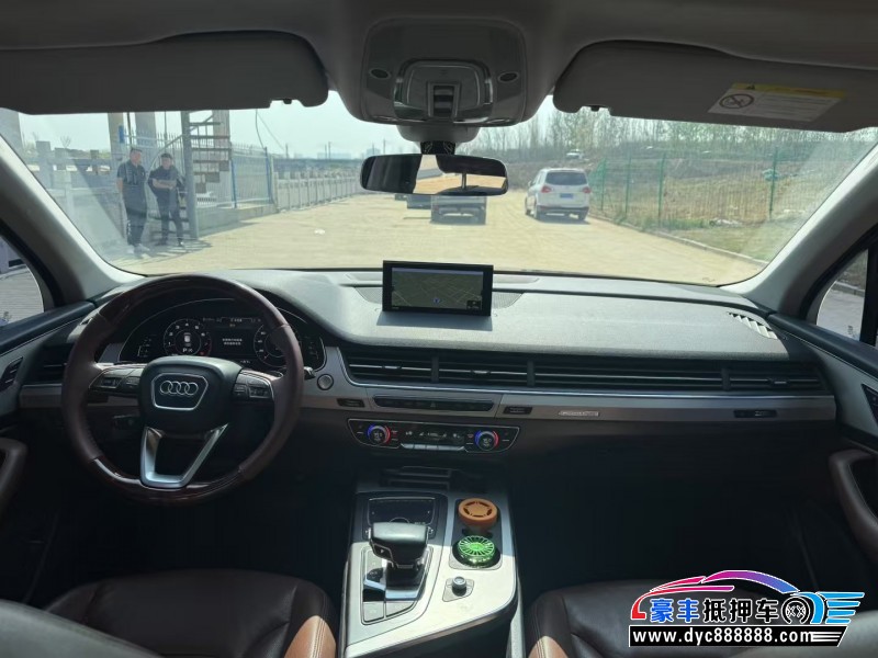 18年奥迪Q7轿车抵押车出售