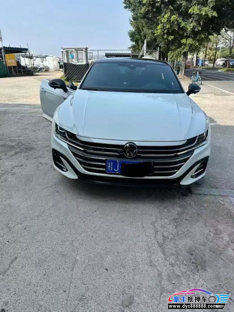 抵押车出售24年大众CC轿车