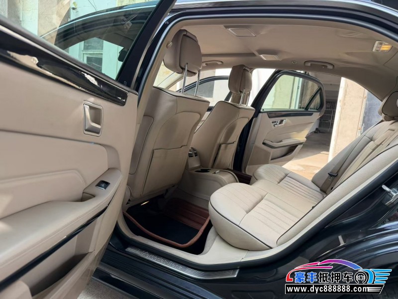 15年奔驰E轿车抵押车出售