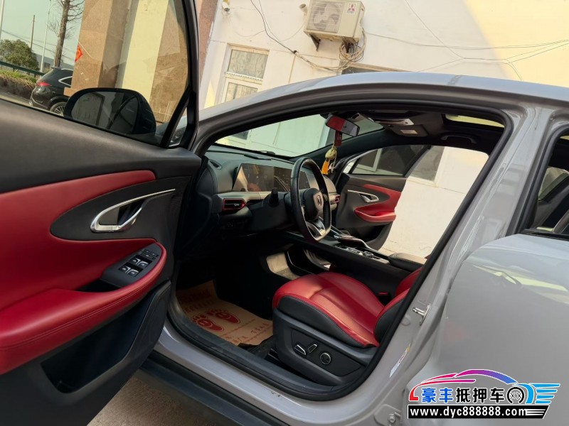 21年长安长安UNI轿车抵押车出售