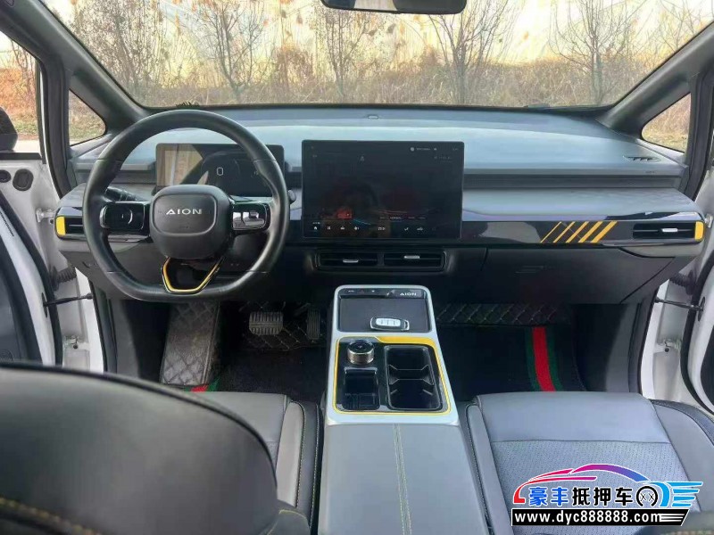 22年埃安Y70轿车抵押车出售