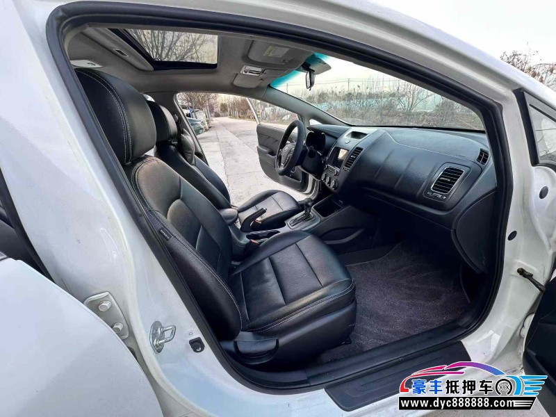 16年起亚K3轿车抵押车出售