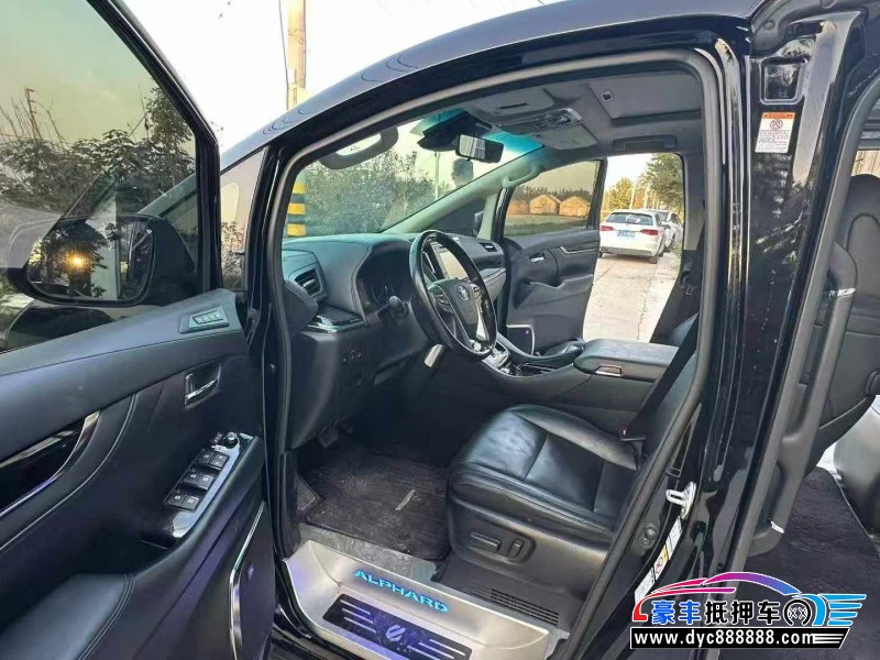 20年丰田威尔法轿车抵押车出售