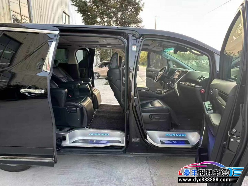 20年丰田威尔法轿车抵押车出售