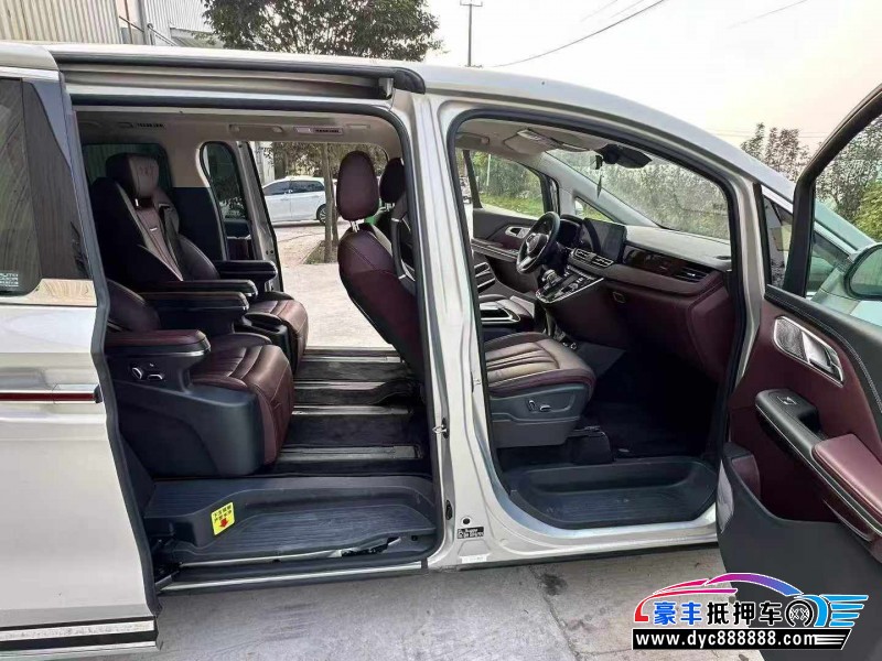 23年红旗HQ9轿车抵押车出售