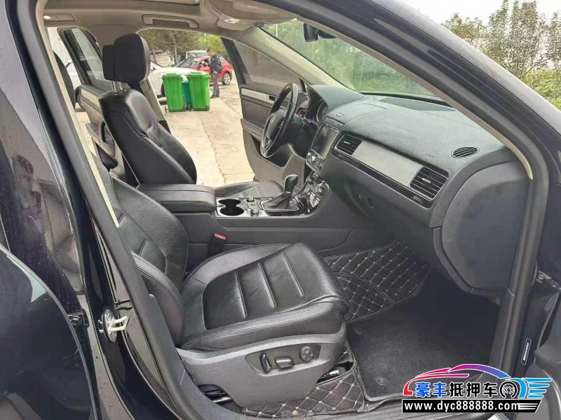 18年大众途锐轿车抵押车出售