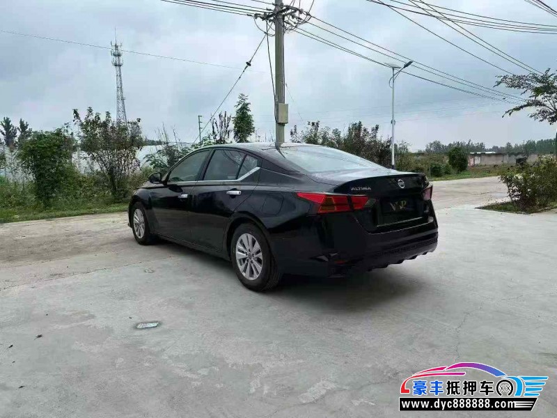 22年日产天籁轿车抵押车出售