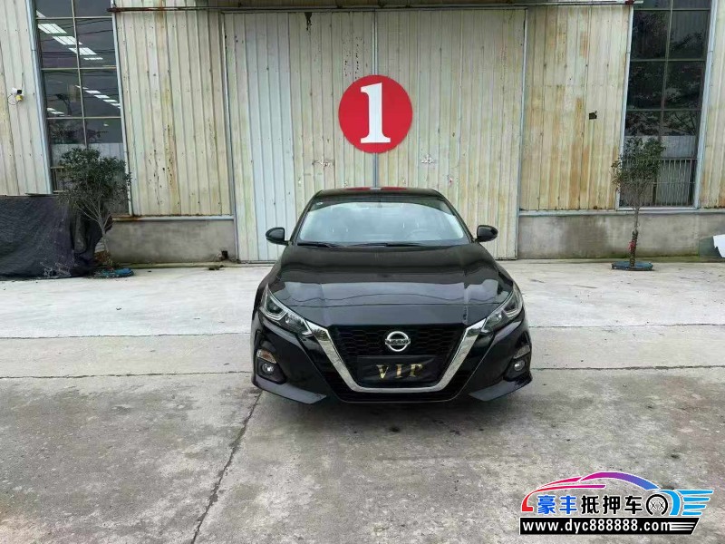 22年日产天籁轿车抵押车出售