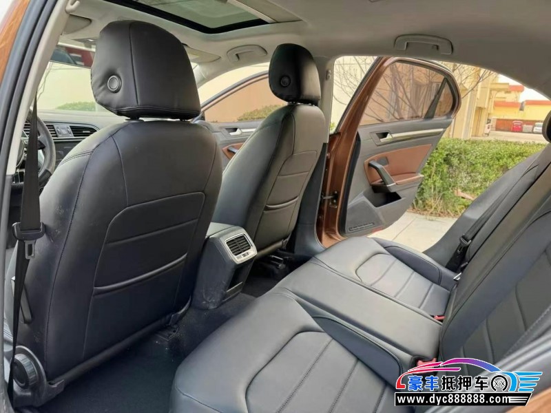 16年大众凌渡轿车抵押车出售