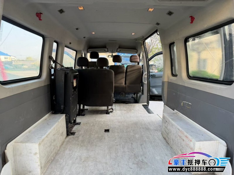 18年上汽大通V80轿车抵押车出售