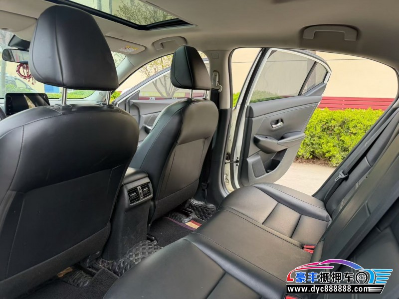 22年日产轩逸轿车抵押车出售