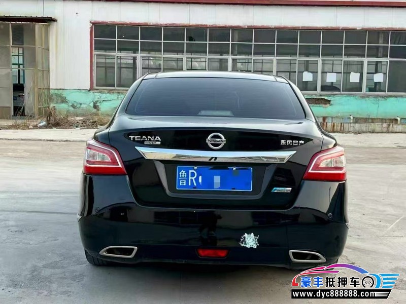 15年日产天籁轿车抵押车出售