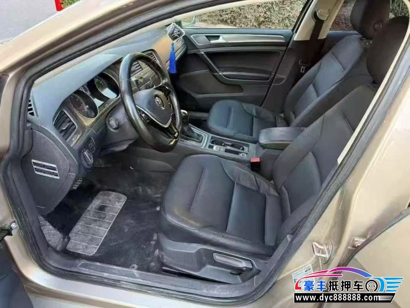 16年大众高尔夫轿车抵押车出售