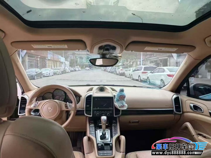 14年保时捷卡宴轿车抵押车出售