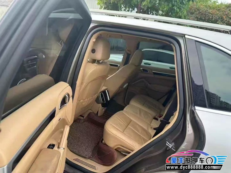 14年保时捷卡宴轿车抵押车出售