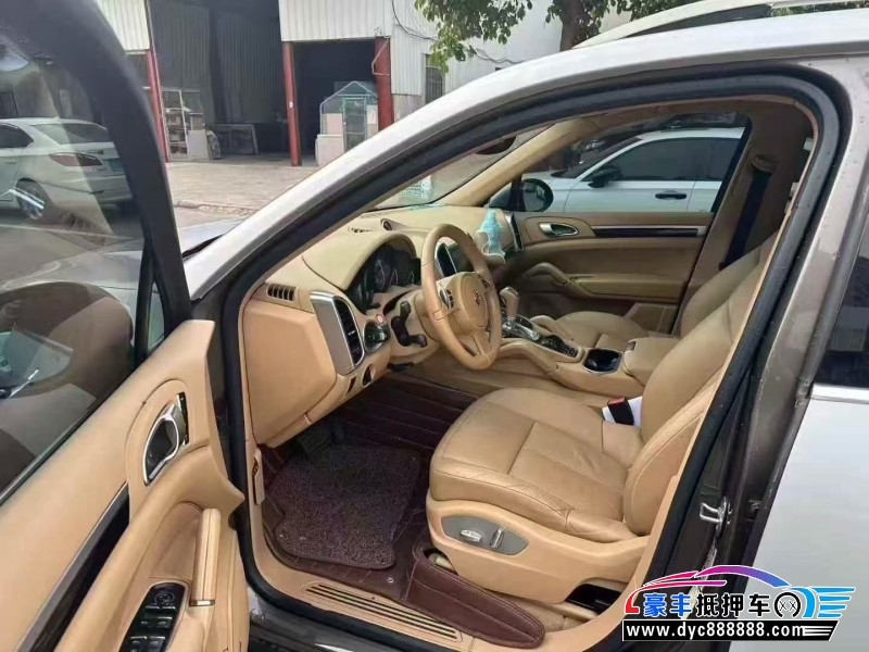 14年保时捷卡宴轿车抵押车出售