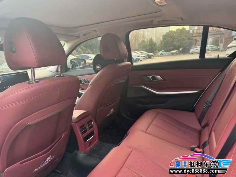 25年宝马i3轿车抵押车出售