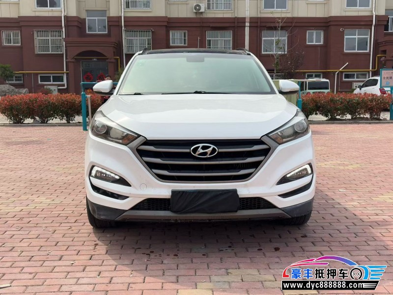 17年现代途胜轿车抵押车出售