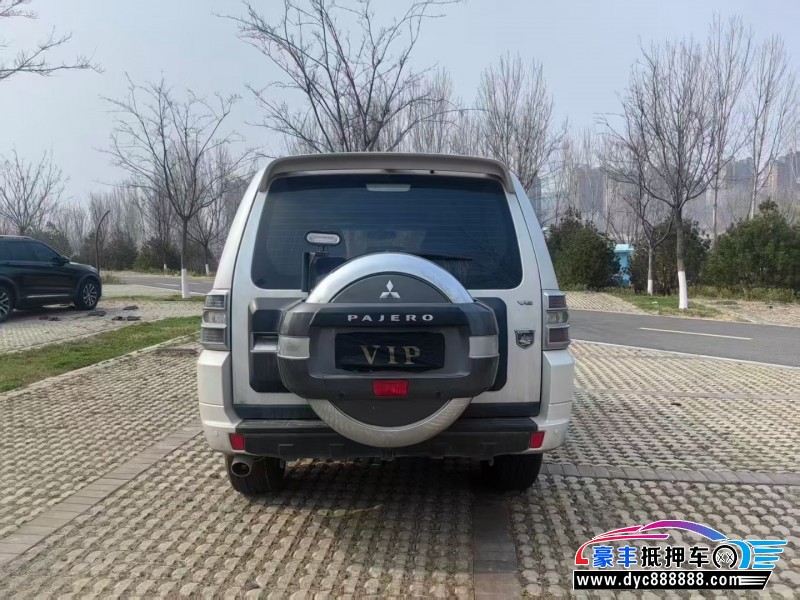 19年三菱帕杰罗SUV抵押车出售