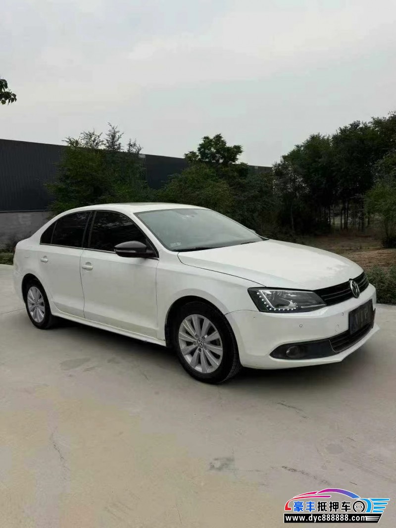 14年大众速腾轿车抵押车出售