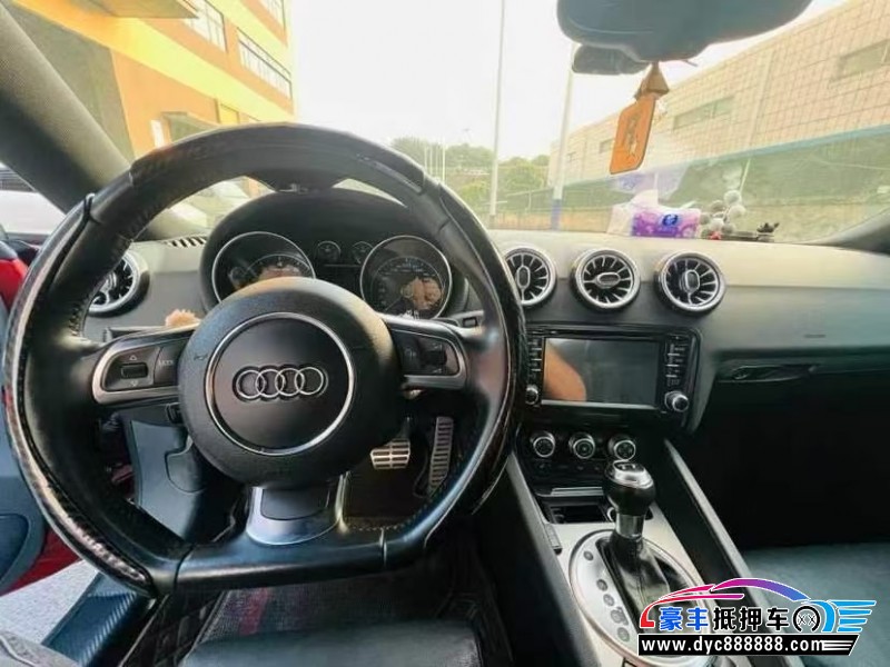 12年奥迪TT轿车抵押车出售