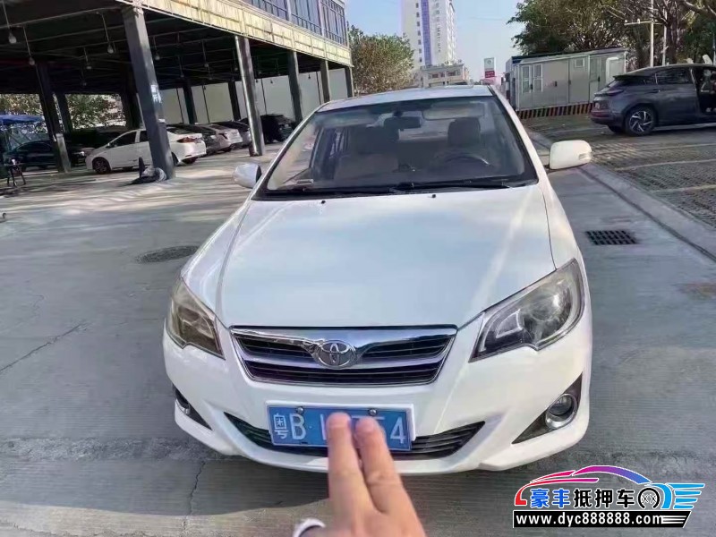 抵押车出售14年丰田花冠轿车