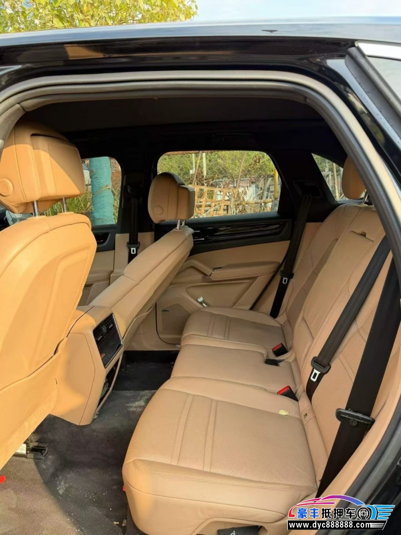 22年保时捷卡宴轿车抵押车出售