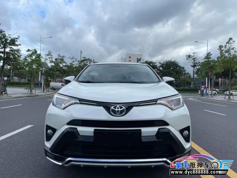 抵押车出售17年丰田RAV4荣放轿车