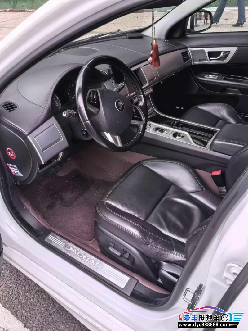 14年捷豹XF轿车抵押车出售