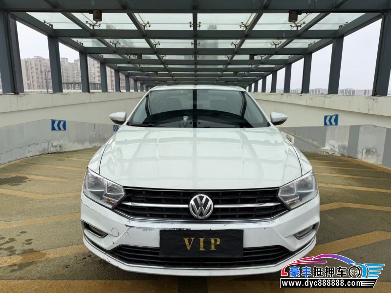 抵押车出售17年大众宝来轿车