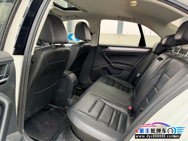 17年大众宝来轿车抵押车出售