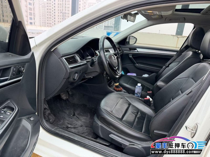 17年大众宝来轿车抵押车出售