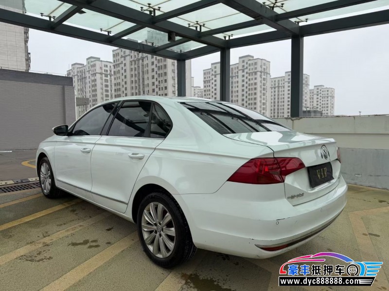 17年大众宝来轿车抵押车出售