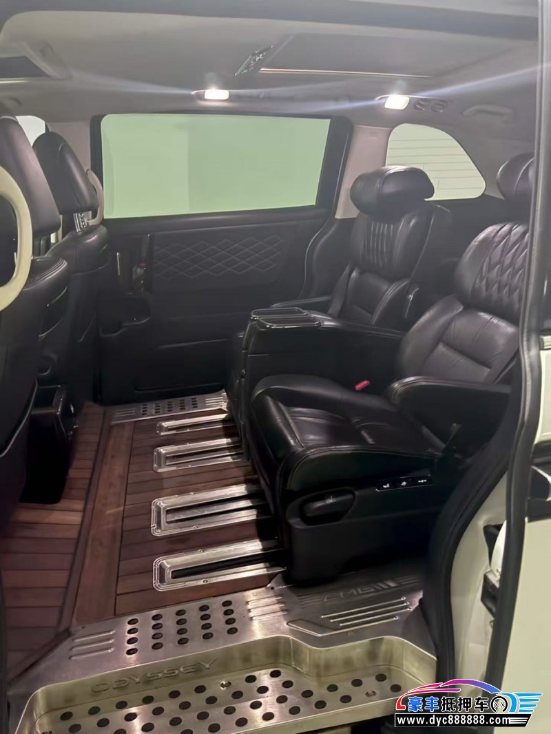 20年本田艾力绅轿车抵押车出售