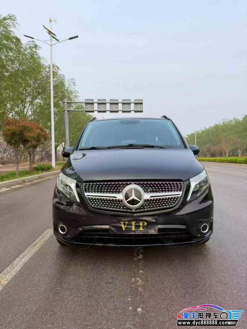17年奔驰威霆轿车抵押车出售