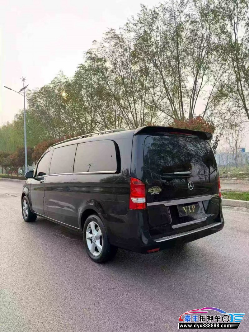 17年奔驰威霆轿车抵押车出售