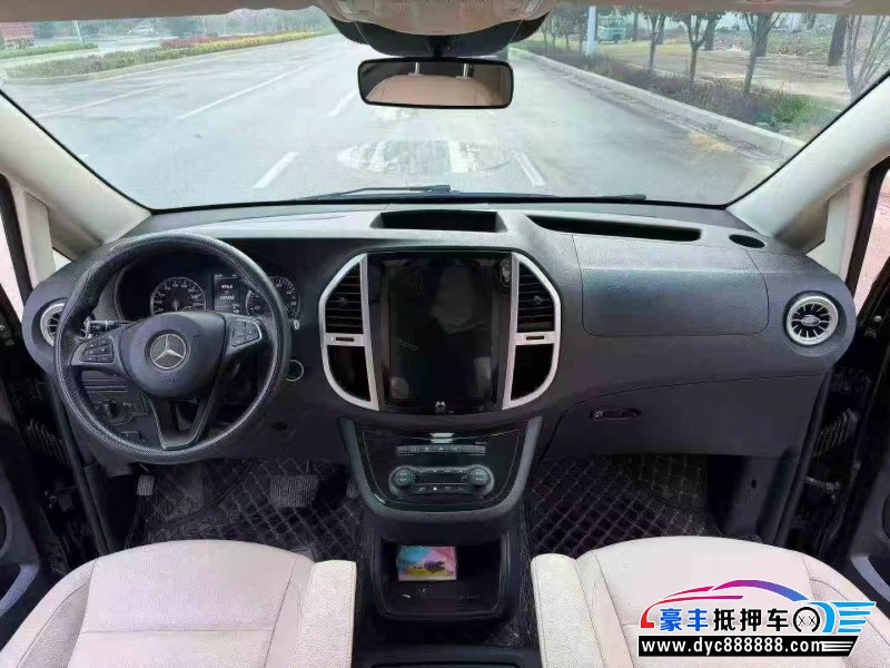 17年奔驰威霆轿车抵押车出售