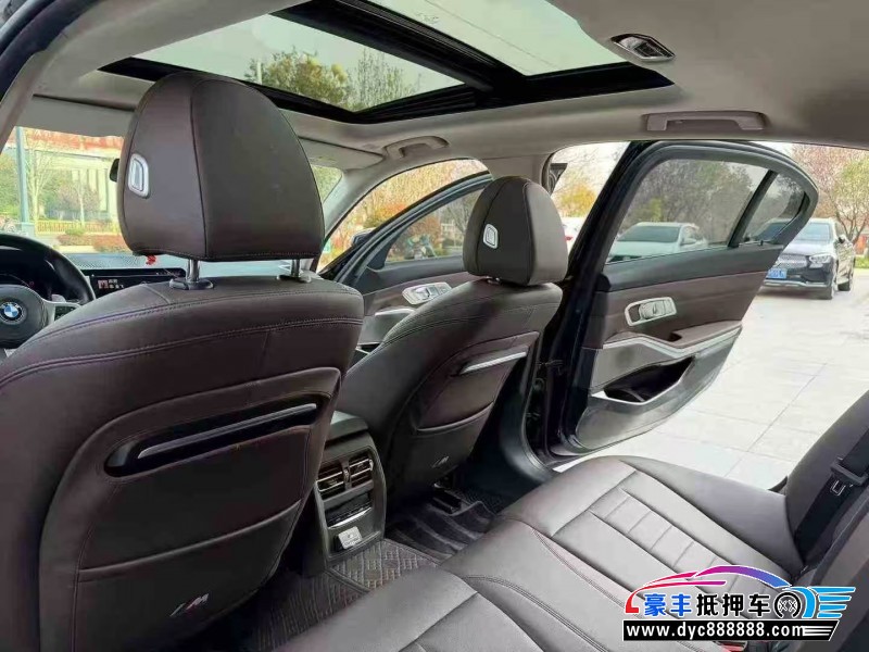 20年宝马3系轿车抵押车出售