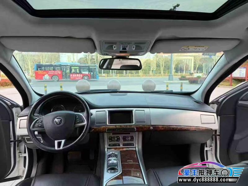 14年捷豹XF轿车抵押车出售