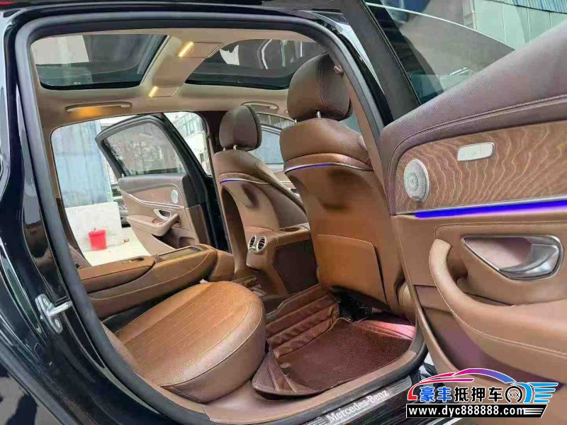 19年奔驰E轿车抵押车出售