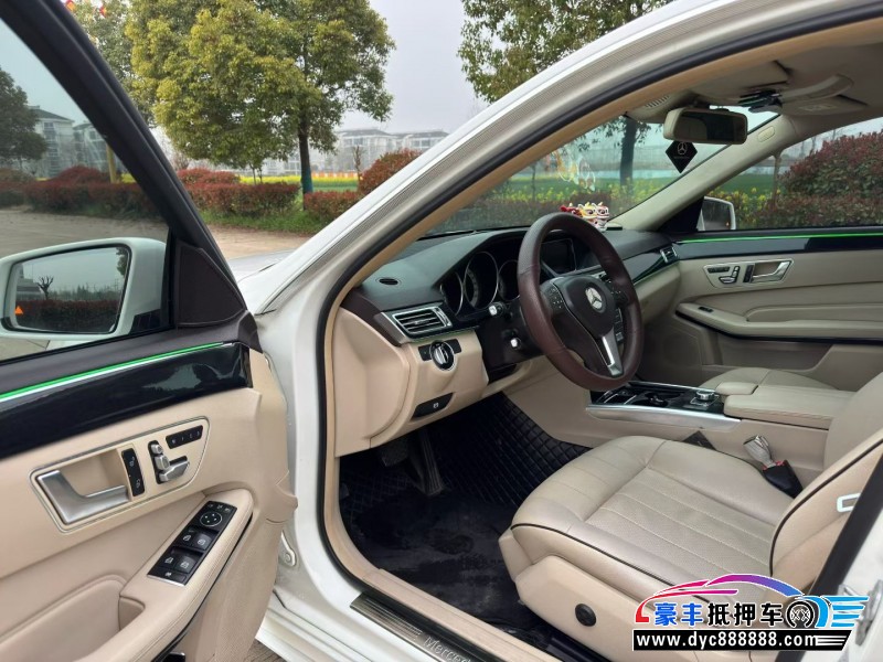 16年奔驰E轿车抵押车出售